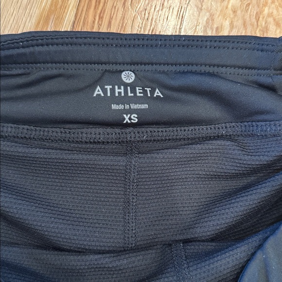 Athleta tennis skirt size XS. Built in mesh shorts, non-slip hem, ball pockets - Picture 4 of 14